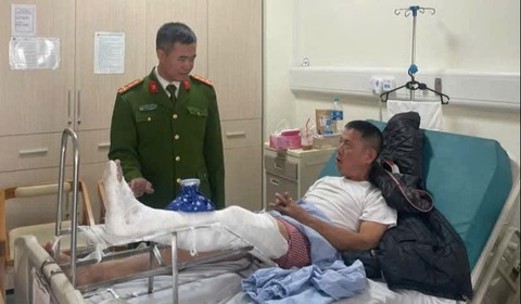 Thanh niên 'đi bão', tông gãy chân trung tá công an - Ảnh 2.