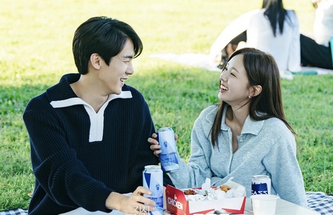 Khi điện thoại đổ chuông kết thúc viên mãn, Hong Hee Joo khóc cạn nước mắt ở tập cuối - Ảnh 6. Khi điện thoại đổ chuông kết thúc viên mãn, Hong Hee Joo khóc cạn nước mắt ở tập cuối - Ảnh 5.