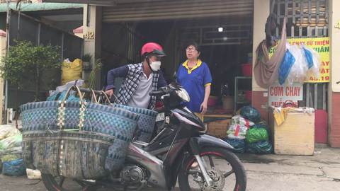 Như chưa hề có cuộc chia ly: nước mắt Lùn Mã Tử, lạc cha, lạc mẹ cực khổ quá trời - Ảnh 4. Như chưa hề có cuộc chia ly: Nước mắt Lùn Mã Tử, lạc cha, lạc mẹ cực khổ quá trời - Ảnh 4.