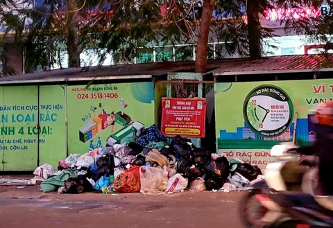 Kinh hoàng rác nhựa ngập tràn - Kỳ 3: Nỗi khổ sống cạnh rác chất đống, dòng kênh thối - Ảnh 5. Kinh hoàng rác nhựa ngập tràn - Kỳ 3: Nỗi khổ sống cạnh rác chất đống, dòng kênh thối - Ảnh 5.