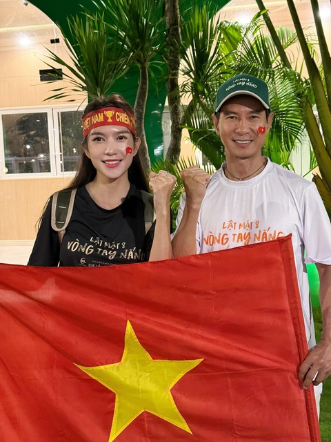 Trấn Thành, Mỹ Tâm mừng tuyển Việt Nam vô địch ASEAN Cup 2024 - Ảnh 8. Trấn Thành, Mỹ Tâm mừng tuyển Việt Nam vô địch ASEAN Cup 2024 - Ảnh 8.