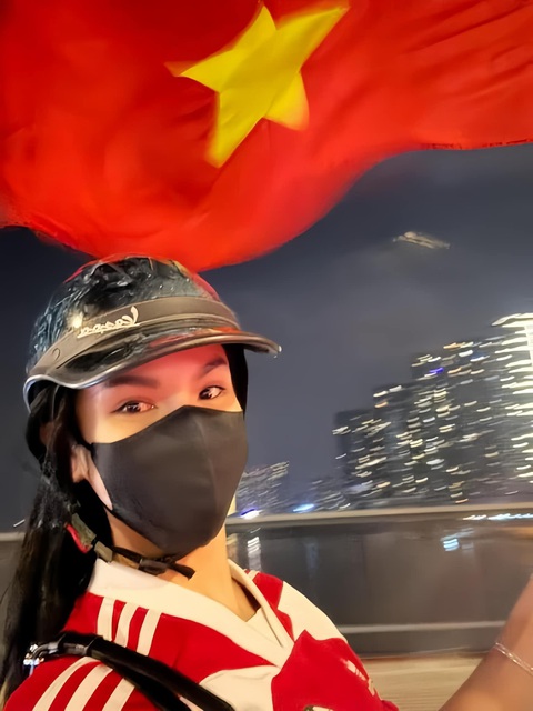 Nguyễn Văn Chung, Phương Thanh, Diệp Lâm Anh đi bão mừng tuyển Việt Nam vô địch ASEAN Cup 2024 - Ảnh 5. Trấn Thành, Mỹ Tâm mừng tuyển Việt Nam vô địch ASEAN Cup 2024 - Ảnh 6.