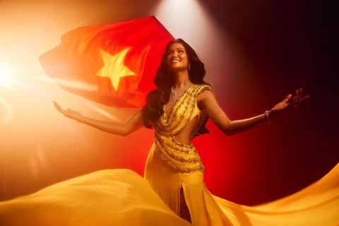 Sao nam Câu chuyện hoa hồng mất tích; H'Hen Niê kỷ niệm 7 năm đăng quang Hoa hậu Hoàn Vũ Việt Nam - Ảnh 1. Sao nam Câu chuyện hoa hồng mất tích; H'Hen Niê kỷ niệm 7 năm đăng quang Hoa hậu Hoàn Vũ Việt Nam - Ảnh 1.