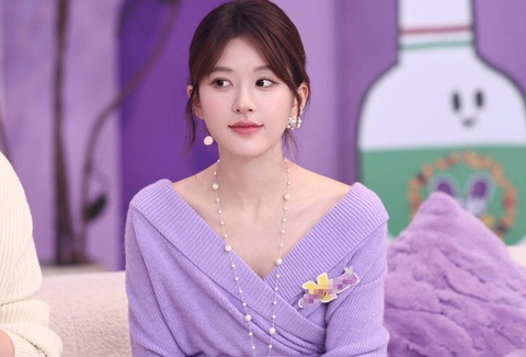 Hoa ngữ ngày đầu năm liên tục gặp hạn, người uất ức đến trầm cảm, kẻ tức giận phốt showbiz - Ảnh 2. Hoa ngữ ngày đầu năm liên tục 'gặp hạn', người uất ức đến trầm cảm, kẻ tức giận bóc phốt showbiz - Ảnh 2.