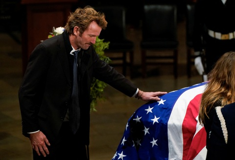 Người Mỹ viếng ông Jimmy Carter ở Đồi Capitol - Ảnh 6. Người Mỹ viếng ông Jimmy Carter ở Đồi Capitol - Ảnh 6.
