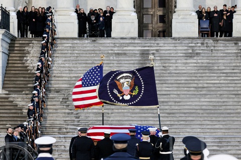 Người Mỹ viếng ông Jimmy Carter ở Đồi Capitol - Ảnh 3. Người Mỹ viếng cố tổng thống Jimmy Carter ở Đồi Capitol - Ảnh 3.