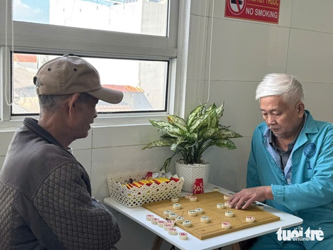 Lần đầu có tiệm tóc trong bệnh viện, bệnh nhân hớn hở làm đẹp - Ảnh 5.