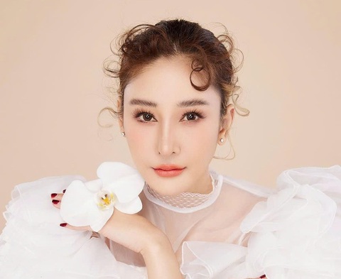 Mỹ Tâm tặng quà Tết cho bà con khó khăn; Hòa Minzy suy nhược cơ thể, phải nhập viện cấp cứu - Ảnh 7. Mỹ Tâm tặng quà Tết cho người nghèo; Hòa Minzy nhập viện cấp cứu - Ảnh 7.