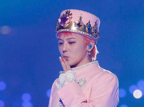 Mỹ Tâm tặng quà Tết cho bà con khó khăn; Hòa Minzy suy nhược cơ thể, phải nhập viện cấp cứu - Ảnh 6. Mỹ Tâm tặng quà Tết cho bà con khó khăn; Hòa Minzy suy nhược cơ thể, phải nhập viện cấp cứu - Ảnh 6.