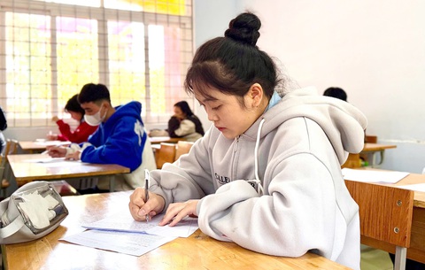 Chương trình tư vấn tuyển sinh - hướng nghiệp năm 2025: Trực tiếp đến với vùng sâu vùng xa - Ảnh 1. Chương trình tư vấn tuyển sinh - hướng nghiệp năm 2025: Trực tiếp đến với vùng sâu vùng xa - Ảnh 1.