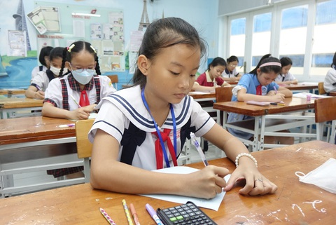 Tuyển sinh đầu cấp ở TP.HCM: 62,7% phụ huynh hài lòng - Ảnh 1.