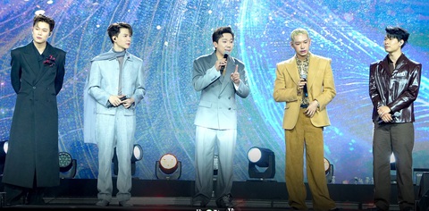 Trấn Thành cùng bốn anh trai làm MC, 'Việt Nam vô địch' vang lên tại Sóng 25 - Live concert - Ảnh 1. Sóng 25 concert đêm giao thừa sẽ có Tái sinh, Anh đã làm được gì đâu và Trấn Thành - Ảnh 1.