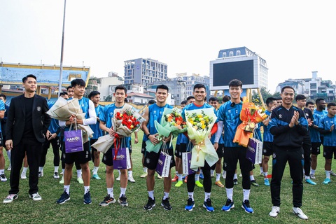 Sau ASEAN Cup 2024, Xuân Mạnh muốn cùng CLB Hà Nội vô địch V-League - Ảnh 4. Sau ASEAN Cup 2024, Xuân Mạnh muốn cùng CLB Hà Nội vô địch V-League - Ảnh 2.