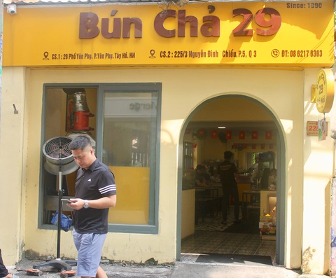 Quán Bún chả 29 có gì mà khiến Trấn Thành phải giới thiệu ngay dù không có 'cát sê'? - Ảnh 5. Quán Bún chả 29 có gì mà khiến Trấn Thành phải giới thiệu ngay dù không có 'cát sê'? - Ảnh 5.