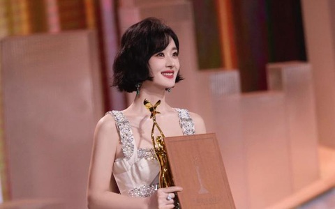 Giới giải trí Hollywood tạm ngưng vì cháy rừng; Triệu Lệ Dĩnh được quan tâm nhất trên Douyin - Ảnh 4. Giới giải trí Hollywood tạm ngưng vì cháy rừng; Triệu Lệ Dĩnh được quan tâm nhất trên Douyin - Ảnh 4.