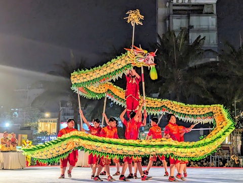 Rộn ràng không khí Xuân Ất Tỵ 2025 với lễ khai mạc giải lân sư rồng quốc tế Quận 5 - Ảnh 5. Rộn ràng không khí Xuân Ất Tỵ 2025 với lễ khai mạc giải lân sư rồng quốc tế Quận 5 - Ảnh 5.