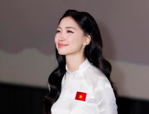 Hòa Minzy góp 300 triệu, các nghệ sĩ đã quyên hơn 3 tỉ giúp bà con gặp bão  Bualoi - Tuổi Trẻ Online