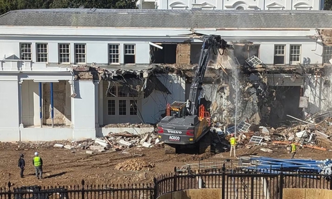 Ông Trump phá dỡ Cánh Đông Nhà Trắng, xây phòng khiêu vũ 250 triệu USD -  Tuổi Trẻ Online