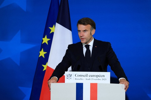 Ông Macron thúc giục EU dùng 'vũ khí thương mại' mạnh nhất để đối phó với  Trung Quốc - Tuổi Trẻ Online