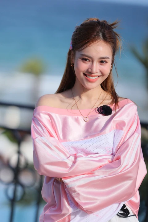 Ngọc nữ màn ảnh Việt' độc thân tuổi 35, bị đồn ở biệt thự 70 tỉ - Tuổi Trẻ  Online