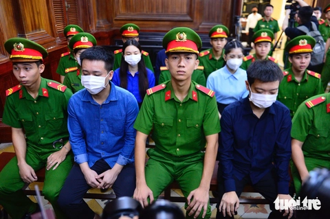 Hình ảnh hoa hậu Thùy Tiên, Hằng Du Mục, Quang Linh tại tòa sau 6 tháng bị tạm giam - Ảnh 8.