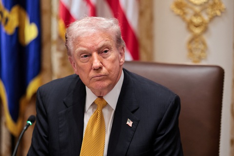 Ông Trump tiếp tục tỏ thái độ với Nam Phi, không cử đại diện dự G20 - Tuổi Trẻ Online