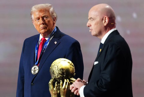 FIFA sẽ cách chức Chủ tịch Infantino vì trao giải hòa bình cho ông Trump? -  Tuổi Trẻ Online