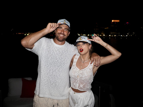 Taylor Swift thích món quà nào nhất từ Travis Kelce? - Tuổi Trẻ Online