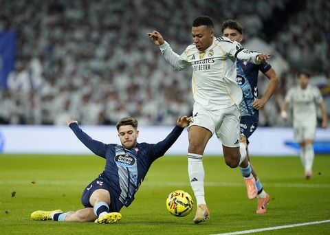 Real Madrid nhận 2 thẻ đỏ, thua sốc ngay tại sân nhà - Tuổi Trẻ Online