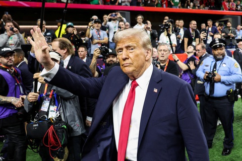 Ông Trump dự siêu cúp bóng bầu dục Super Bowl - Ảnh 3. Ông Trump dự siêu cúp bóng bầu dục Super Bowl - Ảnh 2.