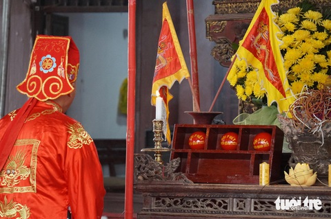 Hội phết Hiền Quan 7 năm không có cướp phết, nhiều người dân bất bình - Ảnh 6. Hội phết Hiền Quan 7 năm không có cướp phết, không còn ‘vui ra phết’ - Ảnh 3.