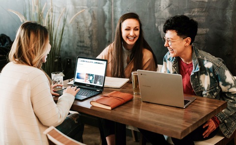 Động lực làm việc giữa gen Z và Y khác nhau thế nào? - Ảnh 1. Động lực làm việc giữa gen Z và Y khác nhau thế nào? - Ảnh 1.