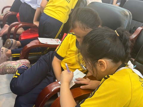 Vần điệu thi ca dưới mái trường: Làm sao để trẻ em mê thơ hơn? - Ảnh 2. Làm sao để trẻ em mê thơ hơn? - Ảnh 2.