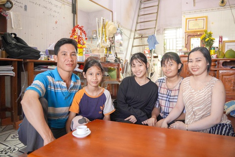Gặp lại hai bé bị trao nhầm cha mẹ - Ảnh 2. Diễn biến bất ngờ của câu chuyện 2 bé bị trao nhầm ở Bình Phước gần 10 năm trước - Ảnh 4.