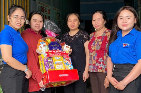 Bông hồng đất thép Củ Chi vào quân ngũ - Ảnh 1. Bông hồng đất thép Củ Chi vào quân ngũ - Ảnh 1.