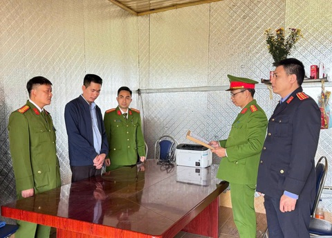 Khởi tố giám đốc công ty vì khai thác khoáng sản trái phép hàng tỉ đồng - Ảnh 1. Khởi tố giám đốc công ty vì khai thác khoáng sản trái phép hàng tỉ đồng - Ảnh 1.