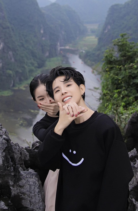 'Chú rể' Vũ Cát Tường thành đôi cùng cô dâu Thu Trang: 'Tình yêu không có giới tính' - Ảnh 4. Lễ thành đôi của 'chú rể' Vũ Cát Tường và cô dâu: 'Tình yêu không có giới tính' - Ảnh 4.