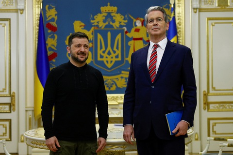 Ukraine cân nhắc đổi khoáng sản lấy lá chắn an ninh hậu chiến từ Mỹ - Ảnh 1. Ukraine cân nhắc đổi khoáng sản lấy lá chắn an ninh hậu chiến từ Mỹ - Ảnh 1.