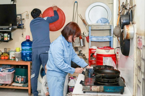 Công nhân muốn tăng lương ngay trong 2025, chuyên gia nói nên muộn hơn, vì sao? - Ảnh 2. Công nhân muốn tăng lương ngay trong 2025, chuyên gia nói nên muộn hơn, vì sao? - Ảnh 2.