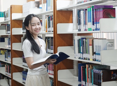 Vừa tốt nghiệp đại học, nữ kỹ sư nhận học bổng thẳng lên tiến sĩ ở Mỹ - Ảnh 2.