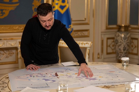 Ukraine lo về số phận các mỏ khoáng sản ở khu vực Nga kiểm soát - Ảnh 1. Ukraine lo về số phận các mỏ khoáng sản ở khu vực Nga kiểm soát - Ảnh 1.