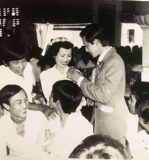 Ra giêng anh cưới em - Kỳ 7: 'Thuyền em đi trên sông trăng sáng, cưới nhau về ta rước hội vui' - Ảnh 2. Ra giêng anh cưới em - Kỳ 7: 'Thuyền em đi trên sông trăng sáng, cưới nhau về ta rước hội vui' - Ảnh 2.