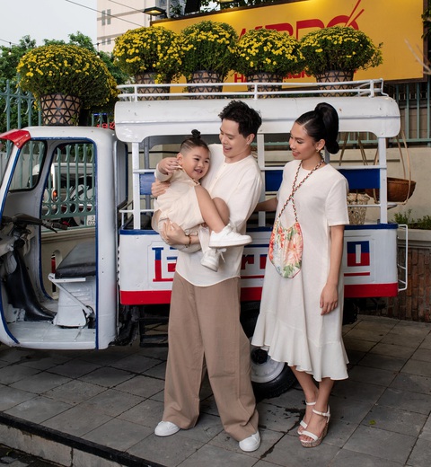 Trịnh Thăng Bình, á hậu Kiều Anh diện thiết kế Valentine tối giản nhưng không lỗi mốt - Ảnh 9. Trịnh Thăng Bình, á hậu Kiều Anh diện thiết kế Valentine tối giản nhưng không lỗi mốt - Ảnh 9.