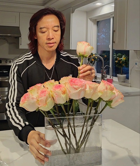 Ngô Thanh Vân, Lệ Quyên khoe quà Valentine, MLee xác nhận chia tay ngày lễ tình nhân - Ảnh 3. Ngô Thanh Vân, Lệ Quyên khoe quà Valentine, MLee xác nhận chia tay ngày lễ tình nhân - Ảnh 4.