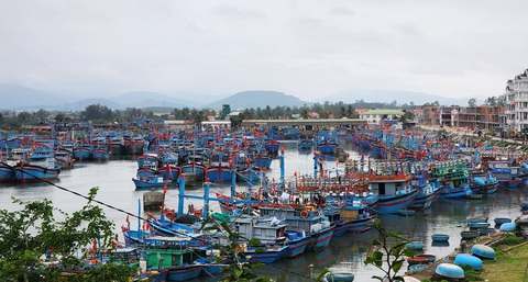 Cửa biển Mỹ Á bồi lấp, kiến nghị mãi vẫn không nạo vét - Ảnh 2.