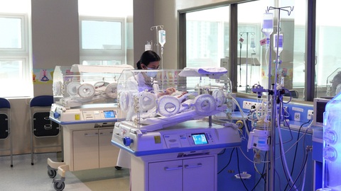 Phác đồ “giờ vàng” và sự sống kỳ diệu của bé trai sinh non - Ảnh 2.