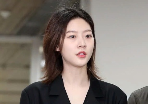 Kim Sae Ron: Từ sao nhí đình đám màn ảnh đến diễn viên bị ghẻ lạnh, sự nghiệp chìm trong ồn ào - Ảnh 6. Kim Sae Ron: Từ sao nhí đình đám màn ảnh Hàn đến diễn viên bị ghẻ lạnh, sự nghiệp chìm trong ồn ào - Ảnh 5.