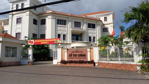 Sở có 6 phó giám đốc sau khi sắp xếp nhân sự, tinh gọn bộ máy ở Cà Mau - Ảnh 1.