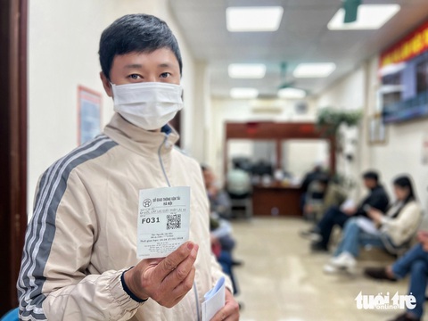 Người dân Hà Nội đi 3 lần vẫn chưa thể đổi được Giấy phép lái xe - Ảnh 4.