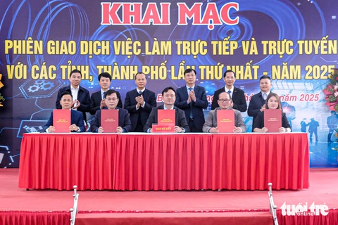 Vì sao Foxconn, Luxshare 'săn' hàng chục nghìn lao động mới? - Ảnh 3. Vì sao Foxconn, Luxshare 'săn' hàng chục nghìn lao động mới? - Ảnh 3.